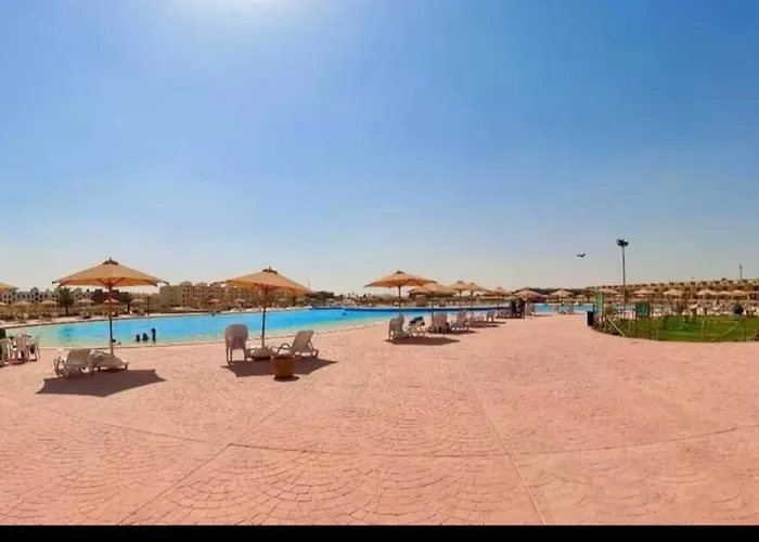 بقرية بلومار السخنة للعائلات فقط For Famillies Only Ajn-Szuhna