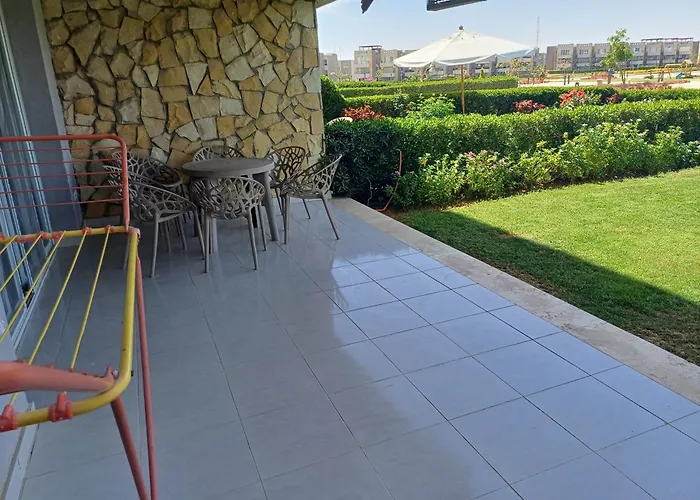 بقرية بلومار السخنة للعائلات فقط For Famillies Only Alpesi faház Ajn-Szuhna