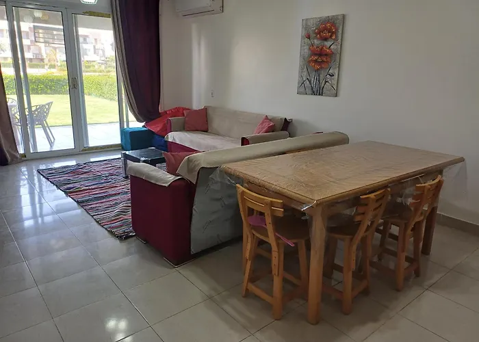 Alpesi faház بقرية بلومار السخنة للعائلات فقط For Famillies Only Ajn-Szuhna