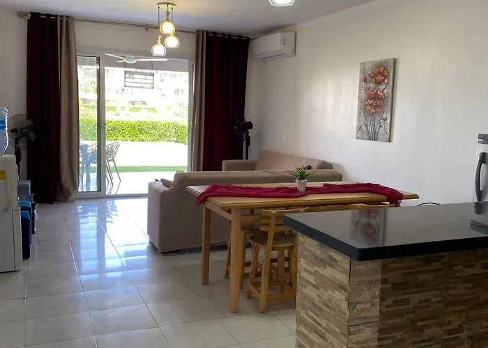 Alpesi faház بقرية بلومار السخنة للعائلات فقط For Famillies Only Ajn-Szuhna